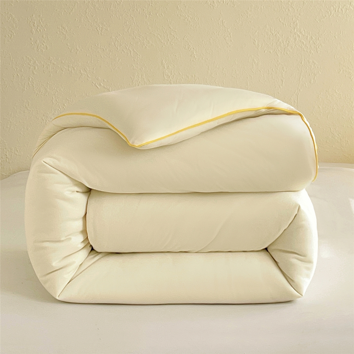 91家纺网 家纺一手货源 找家纺 佰亿莱 2026新款亲肤超柔云朵棉牛奶大豆被子被芯 月光白