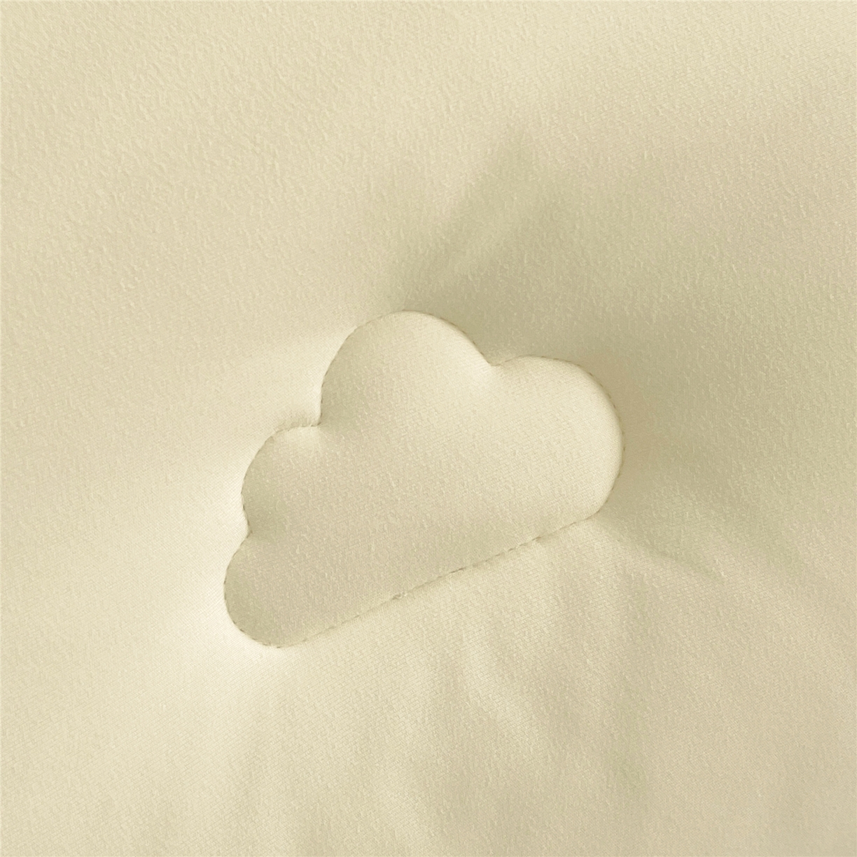 91家纺网 家纺一手货源 找家纺 佰亿莱 2026新款亲肤超柔云朵棉牛奶大豆被子被芯 月光白