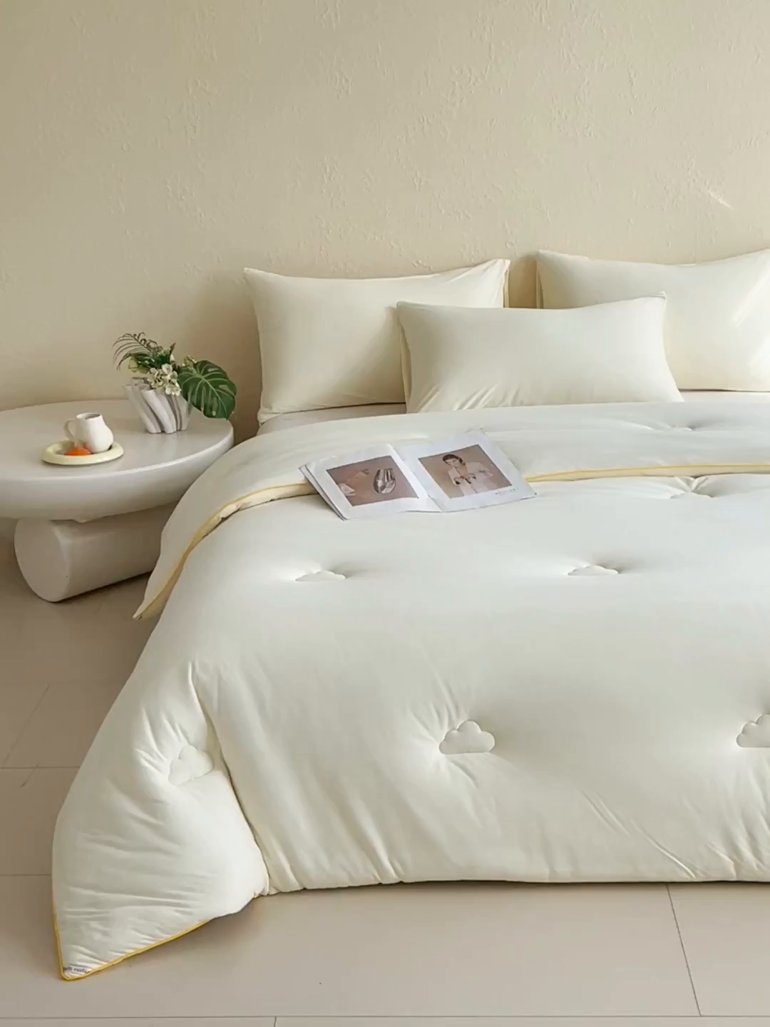 91家纺网 家纺一手货源 找家纺 佰亿莱 2026新款亲肤超柔云朵棉牛奶大豆被子被芯 月光白