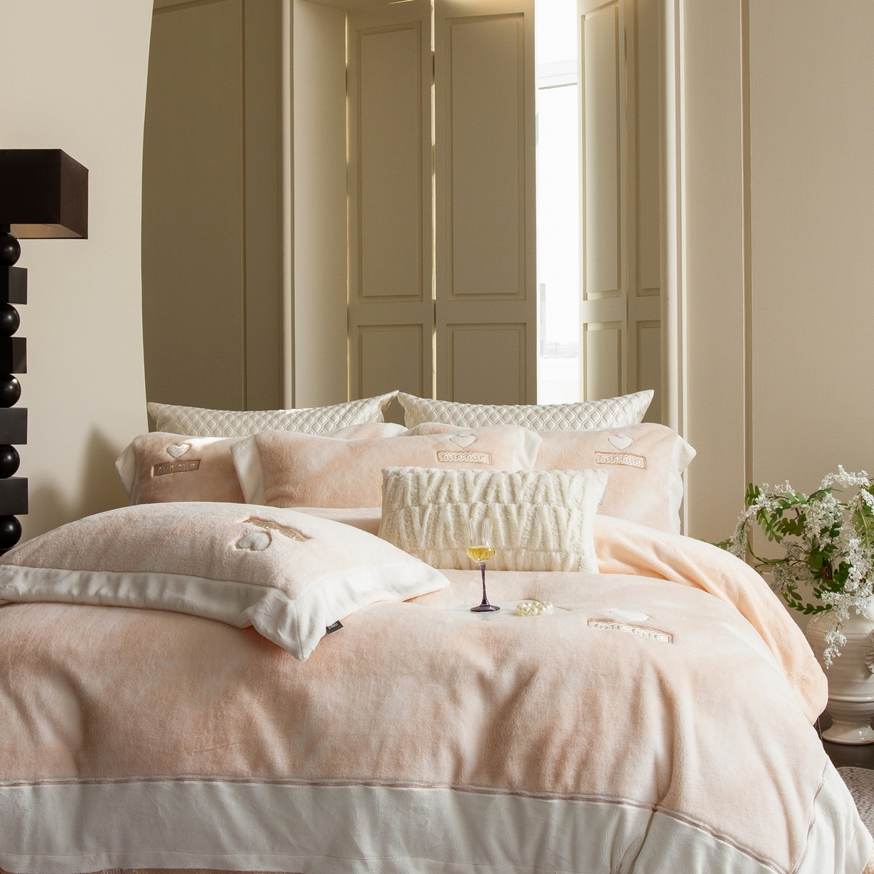 91家纺网 家纺一手货源 找家纺 馨蕊家居 2025新款秋冬法式高奢雪貂绒系列-绒云初（会员-10）控价388/408 绒云初-奶咖