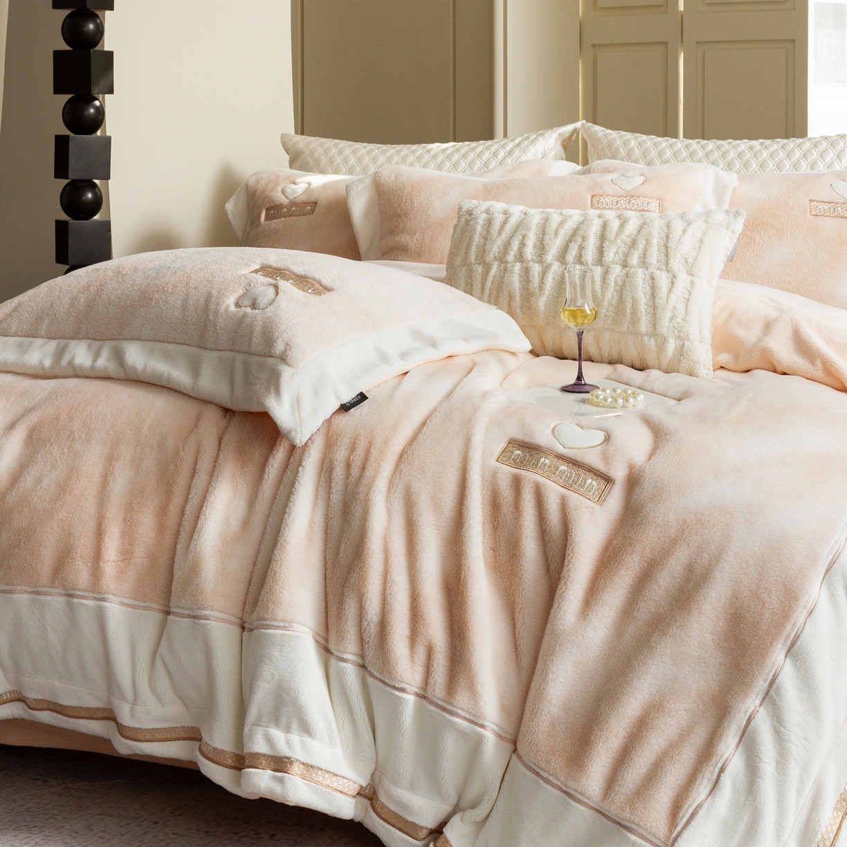 91家纺网 家纺一手货源 找家纺 馨蕊家居 2025新款秋冬法式高奢雪貂绒系列-绒云初（会员-10）控价388/408 绒云初-奶咖