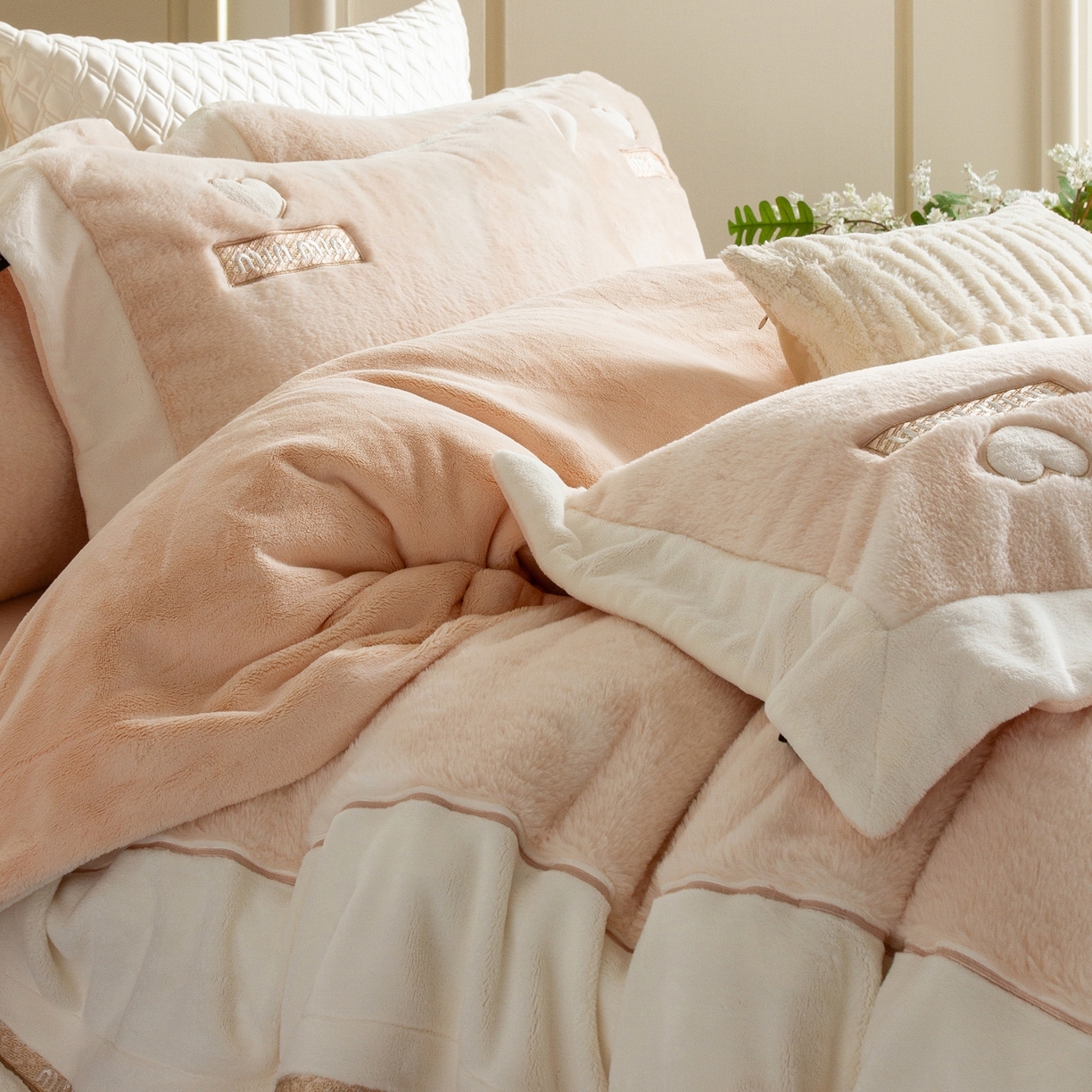 91家纺网 家纺一手货源 找家纺 馨蕊家居 2025新款秋冬法式高奢雪貂绒系列-绒云初（会员-10）控价388/408 绒云初-奶咖