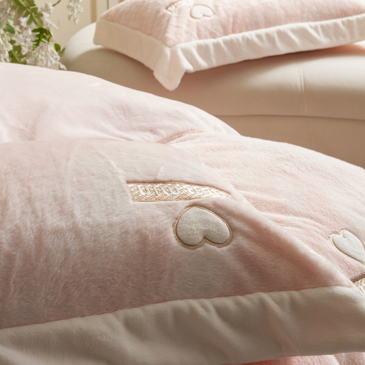 91家纺网 家纺一手货源 找家纺 馨蕊家居 2025新款秋冬法式高奢雪貂绒系列-绒云初（会员-10）控价388/408 绒云初-蔷薇粉