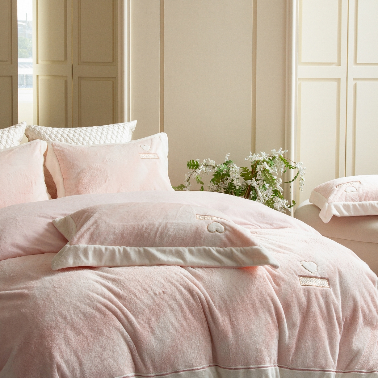 91家纺网 家纺一手货源 找家纺 馨蕊家居 2025新款秋冬法式高奢雪貂绒系列-绒云初（会员-10）控价388/408 绒云初-蔷薇粉