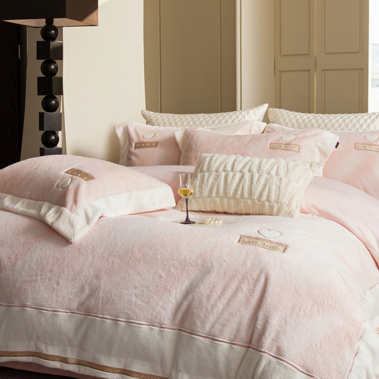 91家纺网 家纺一手货源 找家纺 馨蕊家居 2025新款秋冬法式高奢雪貂绒系列-绒云初（会员-10）控价388/408 绒云初-蔷薇粉