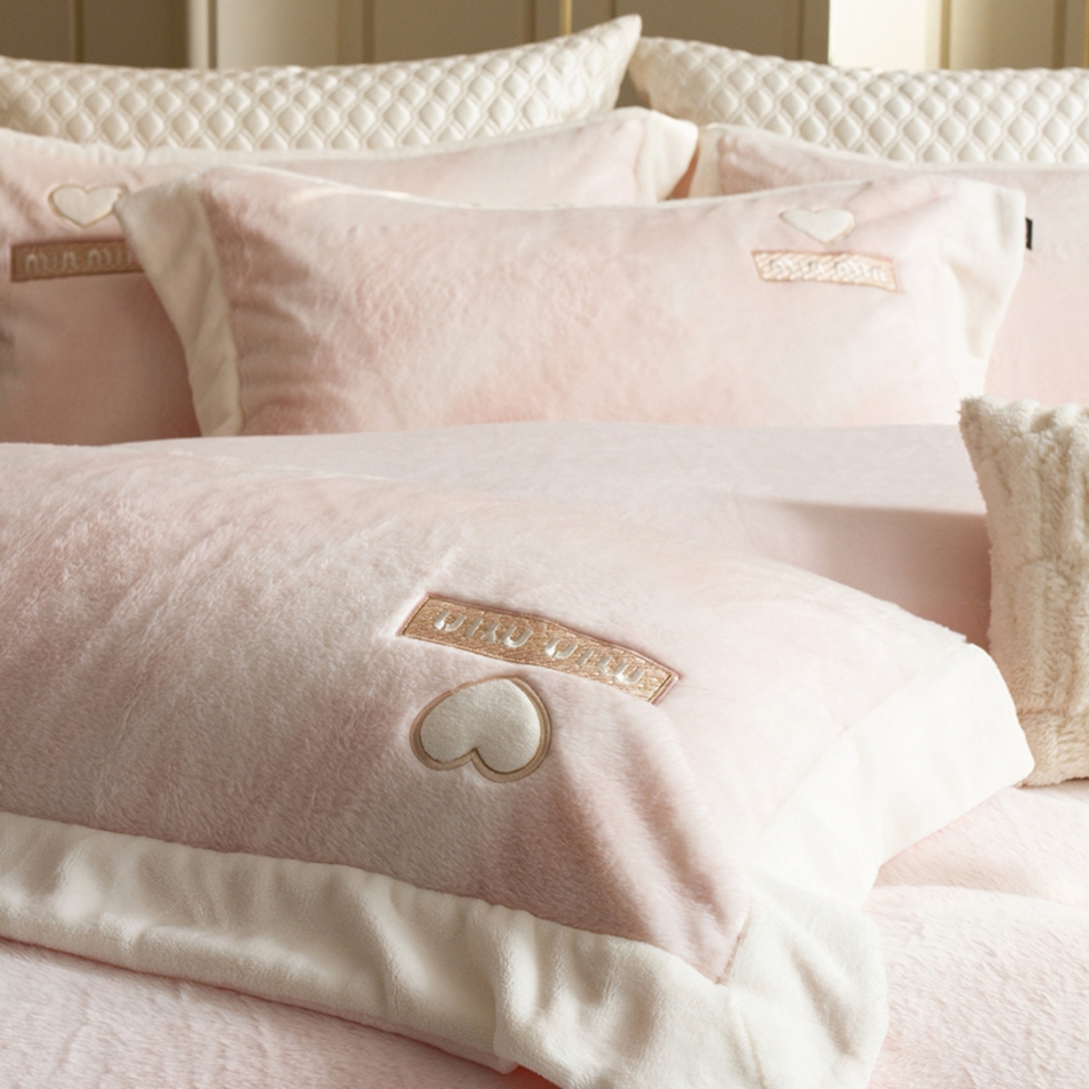 91家纺网 家纺一手货源 找家纺 馨蕊家居 2025新款秋冬法式高奢雪貂绒系列-绒云初（会员-10）控价388/408 绒云初-蔷薇粉