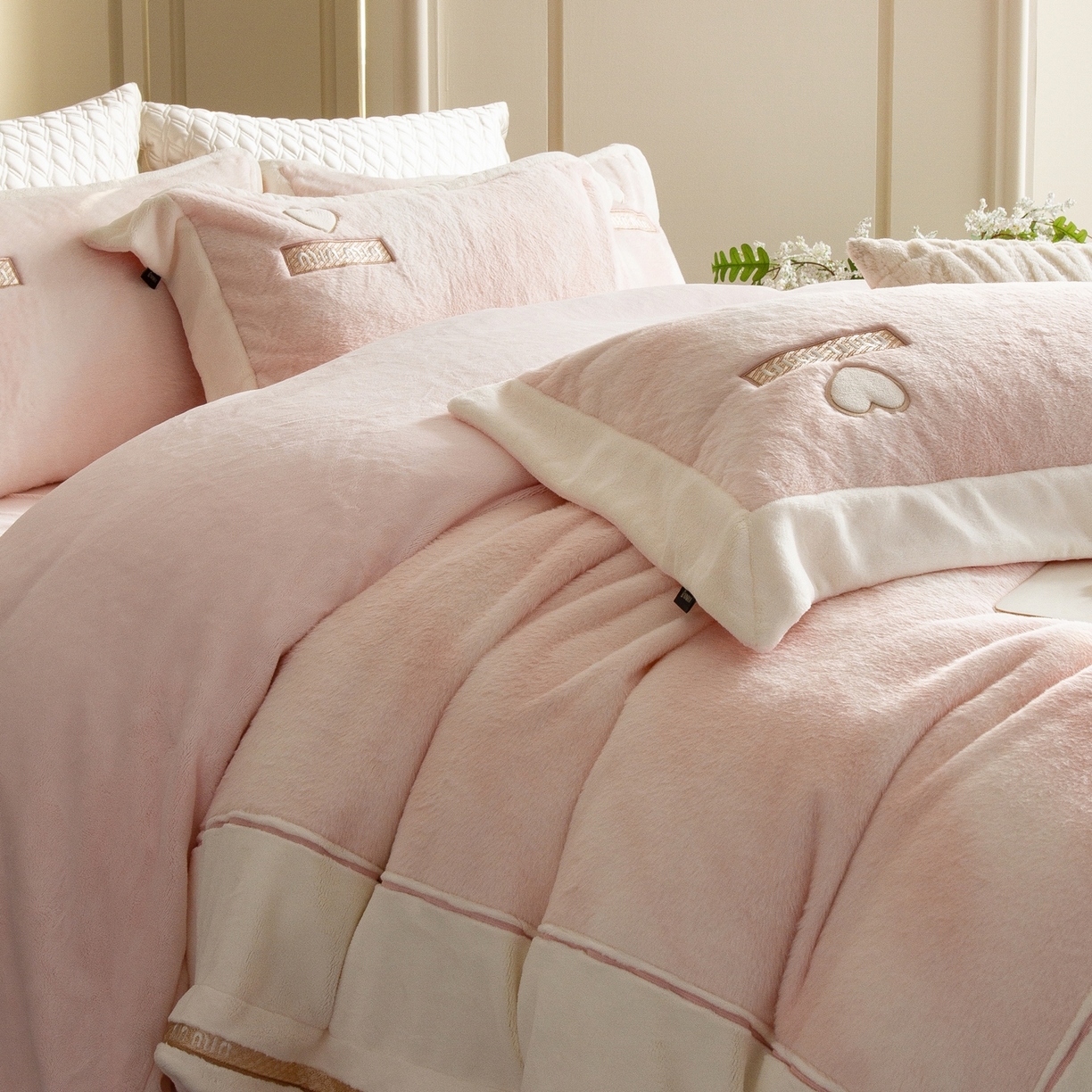 91家纺网 家纺一手货源 找家纺 馨蕊家居 2025新款秋冬法式高奢雪貂绒系列-绒云初（会员-10）控价388/408 绒云初-蔷薇粉