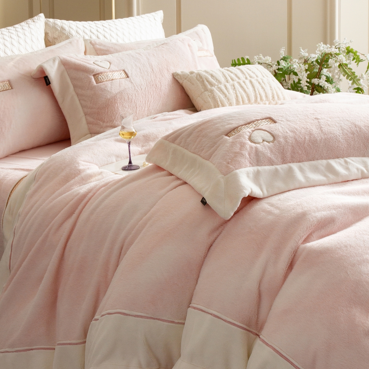 91家纺网 家纺一手货源 找家纺 馨蕊家居 2025新款秋冬法式高奢雪貂绒系列-绒云初（会员-10）控价388/408 绒云初-蔷薇粉