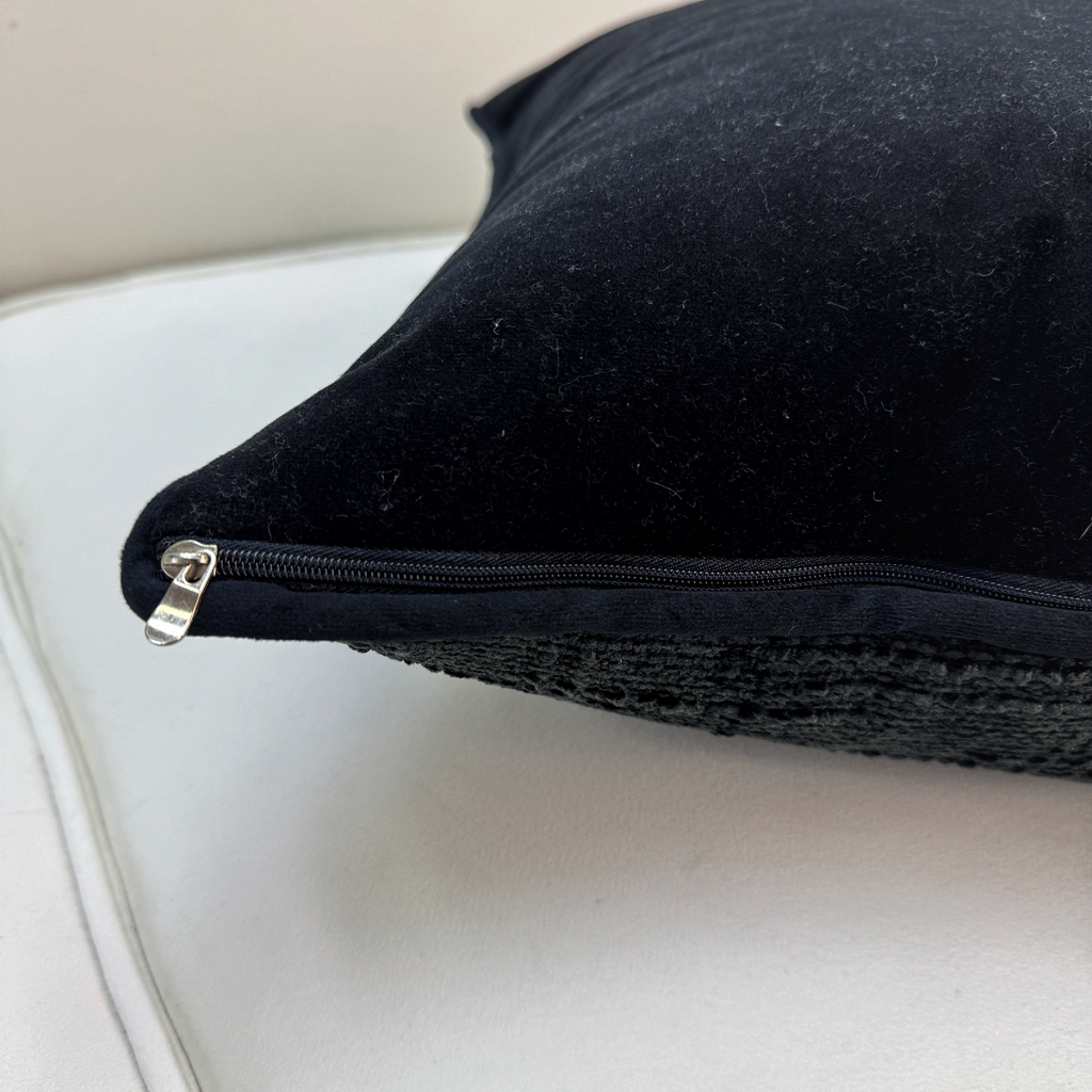 91家纺网 家纺一手货源 找家纺 爱家居 2025新款纯色加厚雪尼尔纹理抱枕轻奢家居靠垫沙发床头靠包枕可拆洗 轻奢雪尼尔—黑色