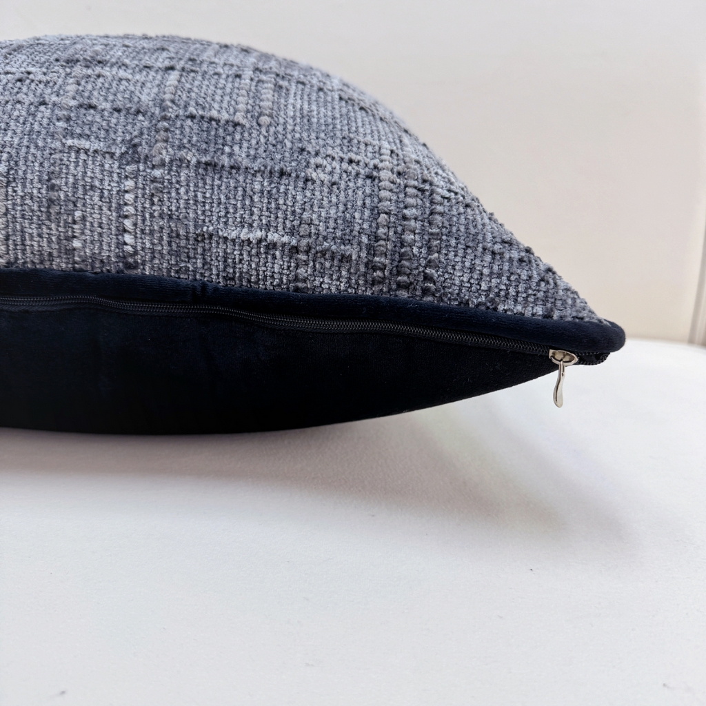 91家纺网 家纺一手货源 找家纺 爱家居 2025新款纯色加厚雪尼尔纹理抱枕轻奢家居靠垫沙发床头靠包枕可拆洗 轻奢雪尼尔—灰色