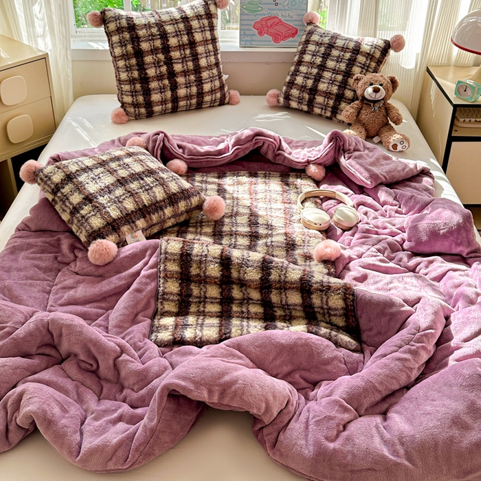 古本家居 2025新款羊驼绒格子毛球款抱枕被 羊驼绒紫格毛球