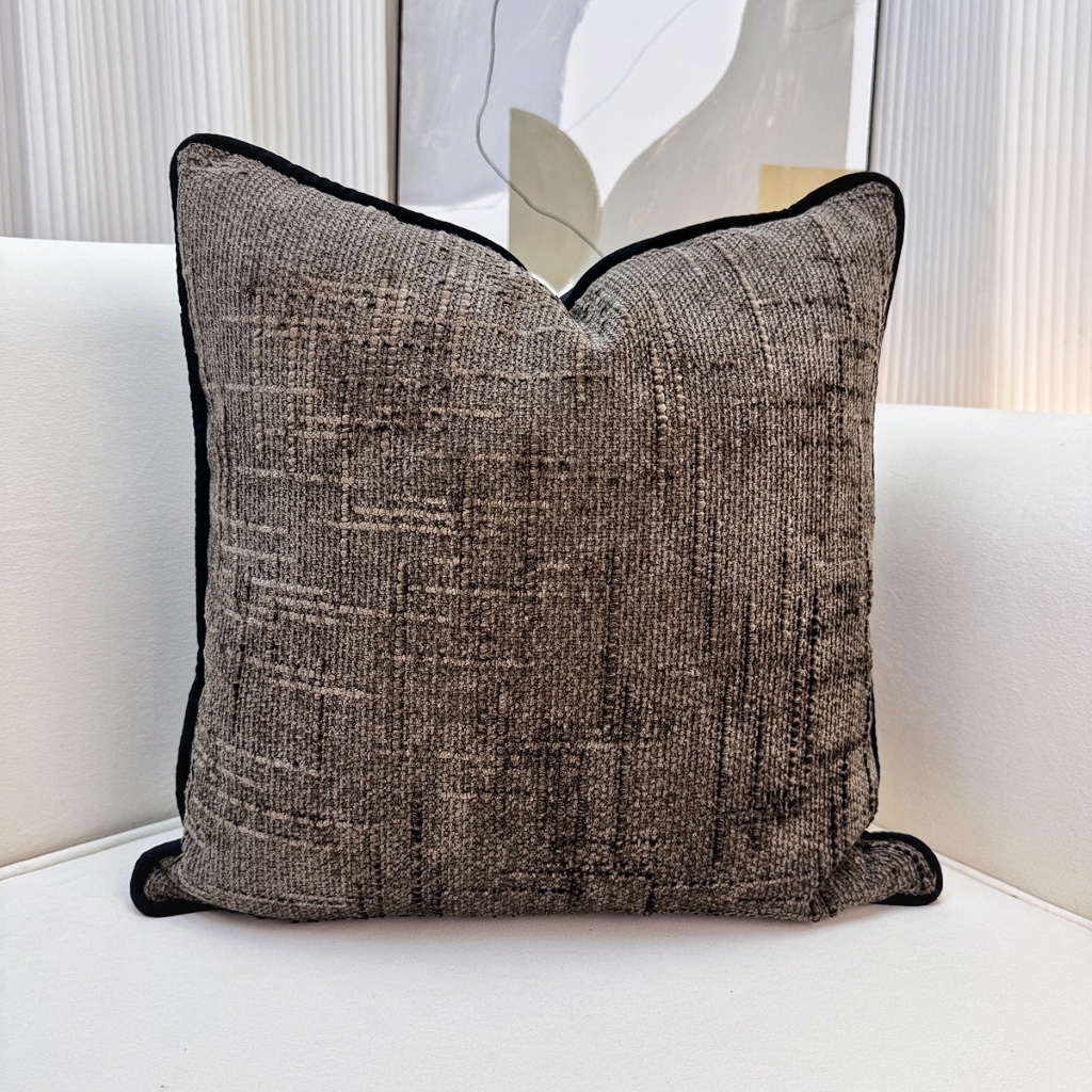 91家纺网 家纺一手货源 找家纺 爱家居 2025新款纯色加厚雪尼尔纹理抱枕轻奢家居靠垫沙发床头靠包枕可拆洗 轻奢雪尼尔—咖色