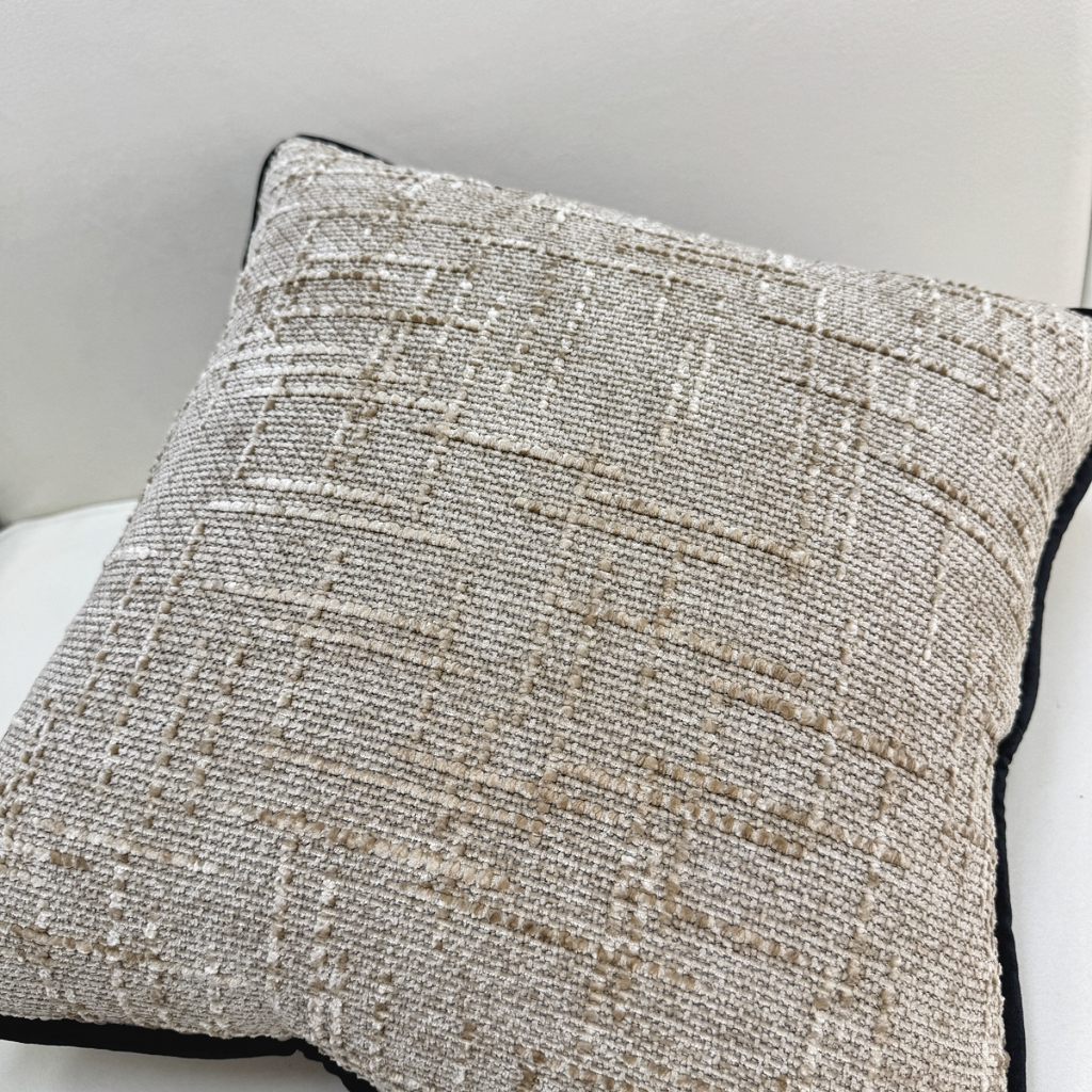 91家纺网 家纺一手货源 找家纺 爱家居 2025新款纯色加厚雪尼尔纹理抱枕轻奢家居靠垫沙发床头靠包枕可拆洗 轻奢雪尼尔—卡其色