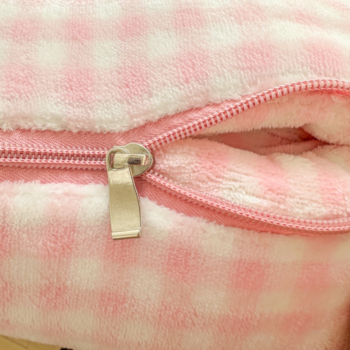 91家纺网 家纺一手货源 找家纺 （总）古本家居 2025新款牛奶绒毛巾绣狗狗熊熊款抱枕被