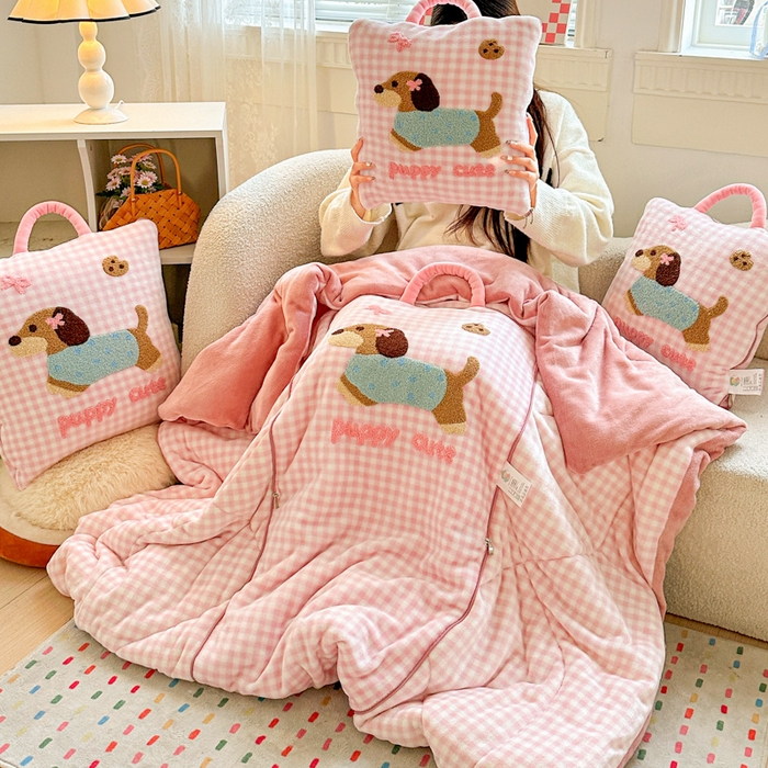 91家纺网 家纺一手货源 找家纺 （总）古本家居 2025新款牛奶绒毛巾绣狗狗熊熊款抱枕被