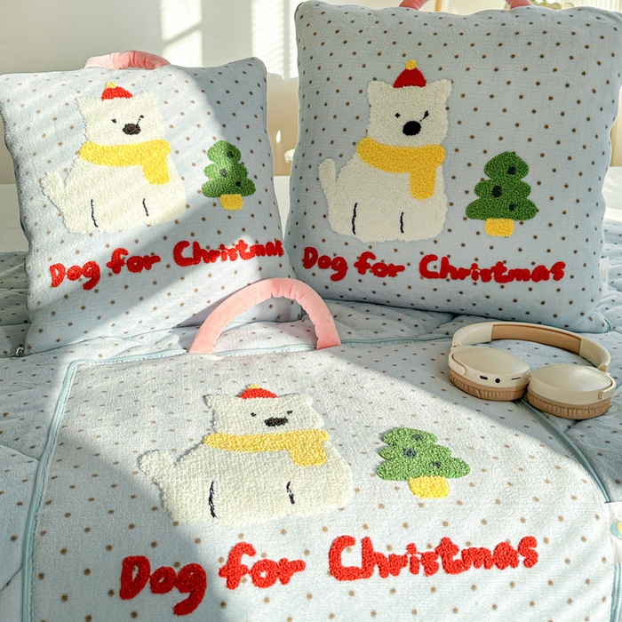 91家纺网 家纺一手货源 找家纺 古本家居 2025新款牛奶绒毛巾绣狗狗熊熊款抱枕被 牛奶绒蓝波点小白狗