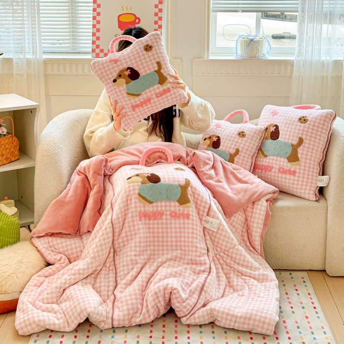 古本家居 2025新款牛奶绒毛巾绣狗狗熊熊款抱枕被 牛奶绒粉格腊肠狗