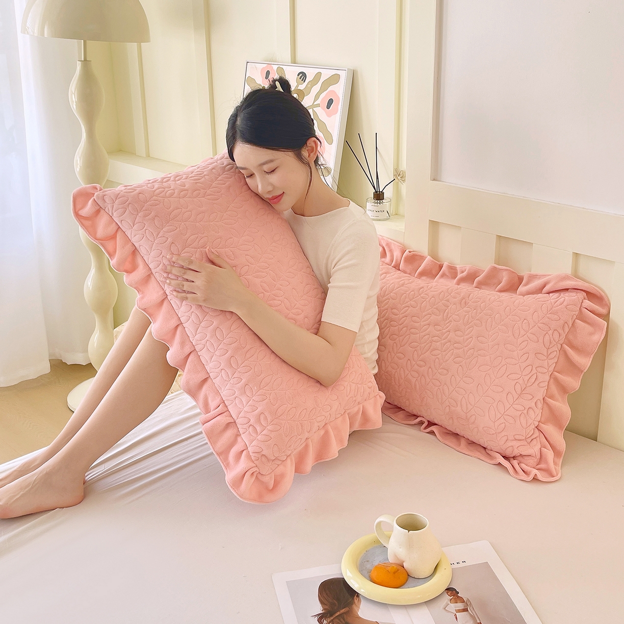 91家纺网 家纺一手货源 找家纺 （总）芯宜佳 2025新款加厚牛奶绒夹棉花边短枕套