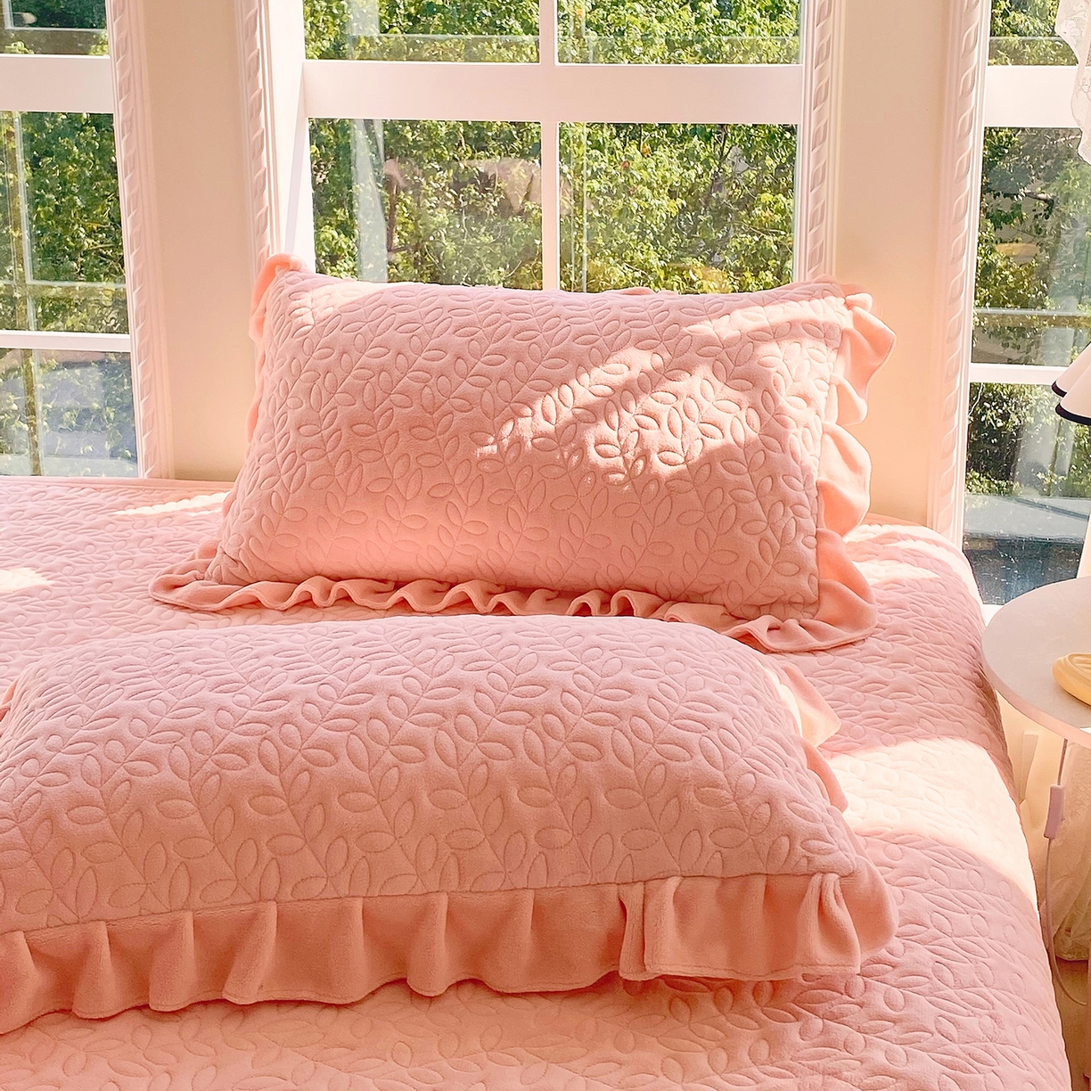 91家纺网 家纺一手货源 找家纺 （总）芯宜佳 2025新款加厚牛奶绒夹棉花边短枕套