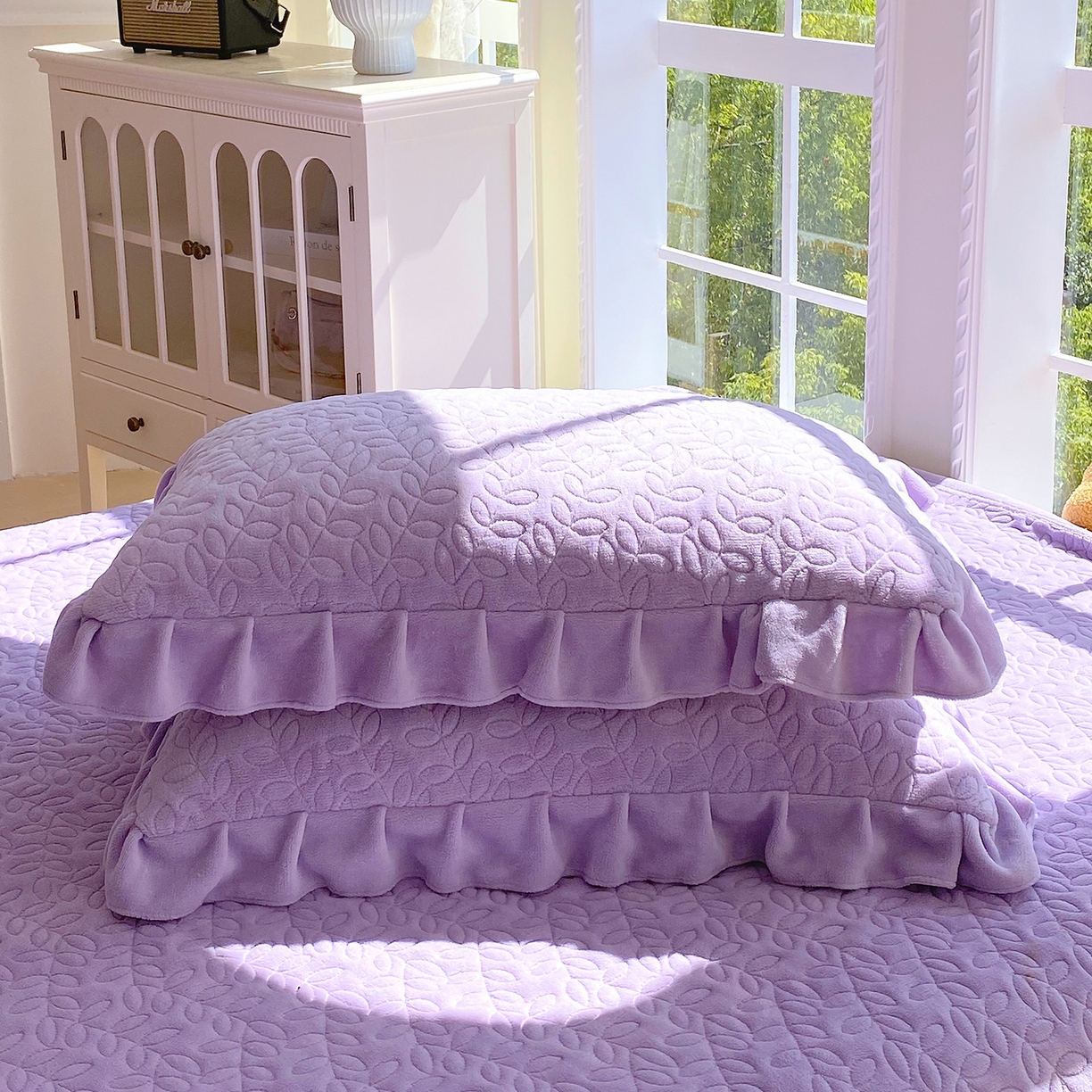 91家纺网 家纺一手货源 找家纺 芯宜佳 2025新款加厚牛奶绒夹棉花边短枕套 幸运草-香芋紫