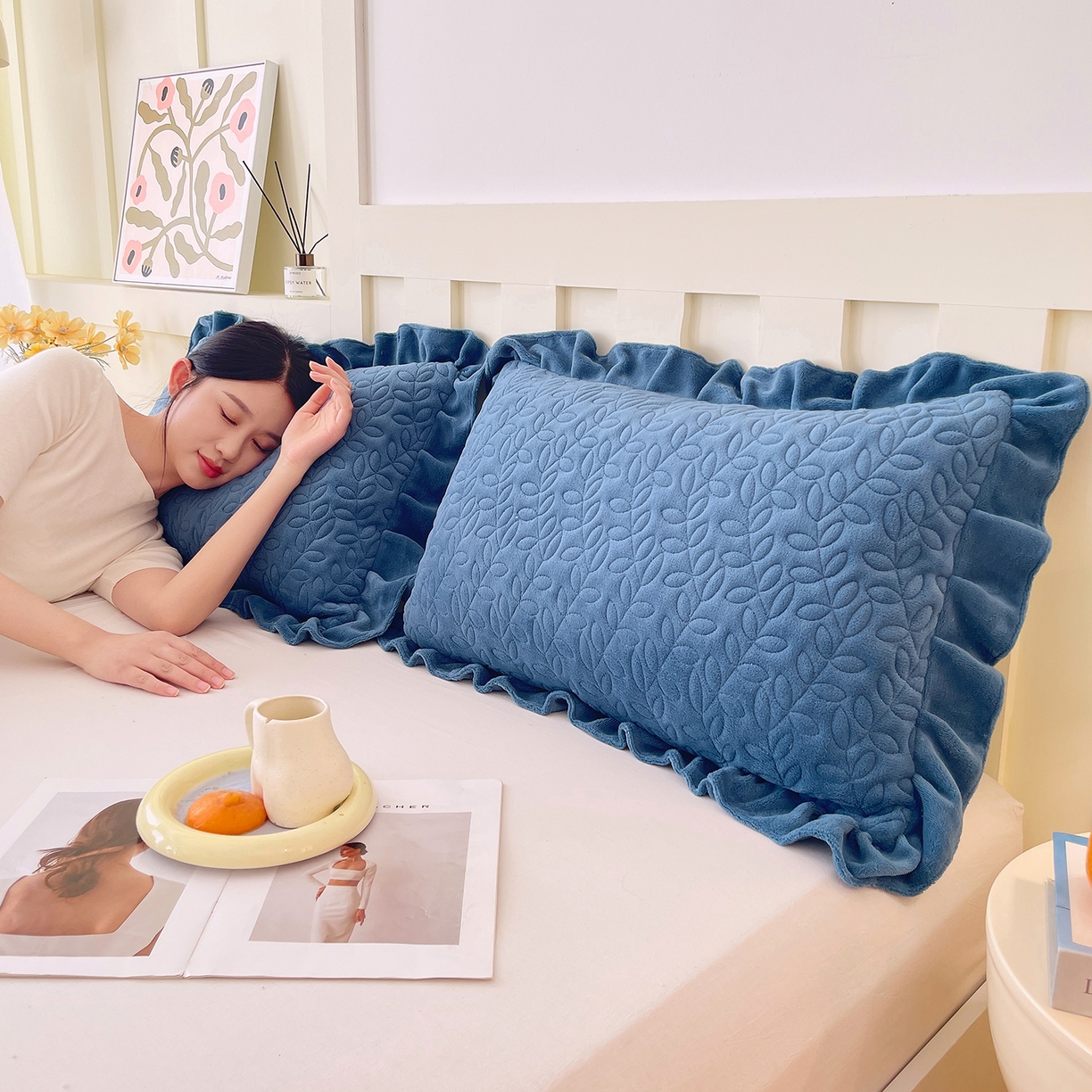 91家纺网 家纺一手货源 找家纺 芯宜佳 2025新款加厚牛奶绒夹棉花边短枕套 幸运草-雾兰