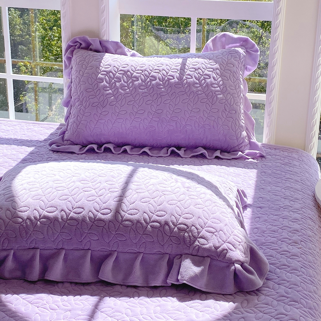 91家纺网 家纺一手货源 找家纺 芯宜佳 2025新款加厚牛奶绒夹棉花边短枕套 幸运草-香芋紫