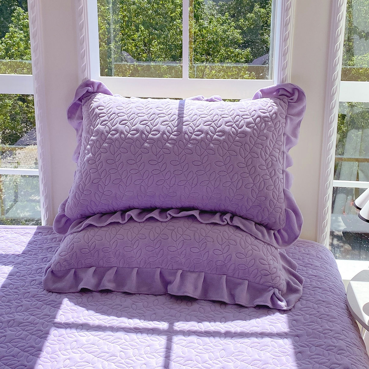 91家纺网 家纺一手货源 找家纺 芯宜佳 2025新款加厚牛奶绒夹棉花边短枕套 幸运草-香芋紫