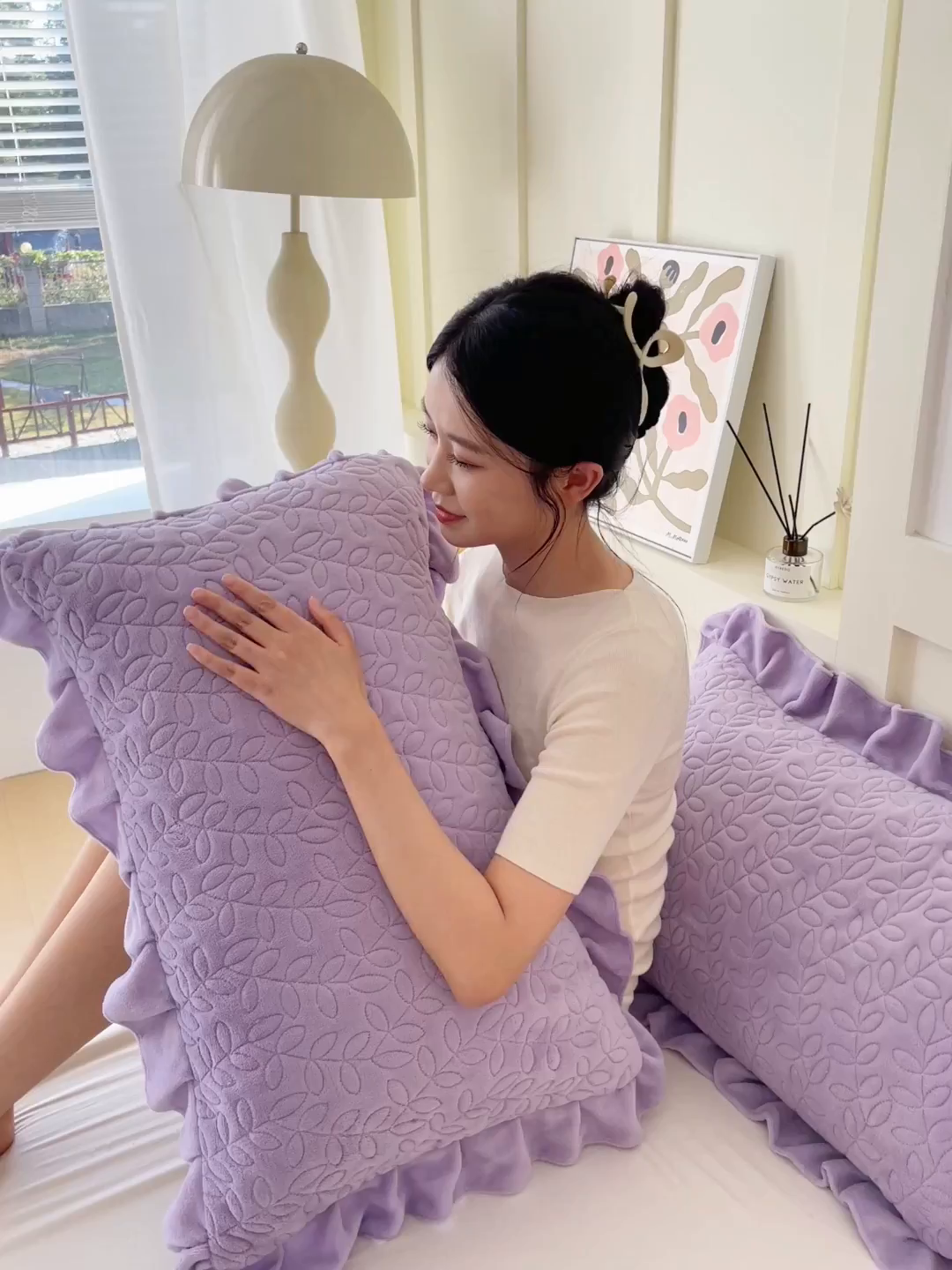 91家纺网 家纺一手货源 找家纺 芯宜佳 2025新款加厚牛奶绒夹棉花边短枕套 幸运草-香芋紫