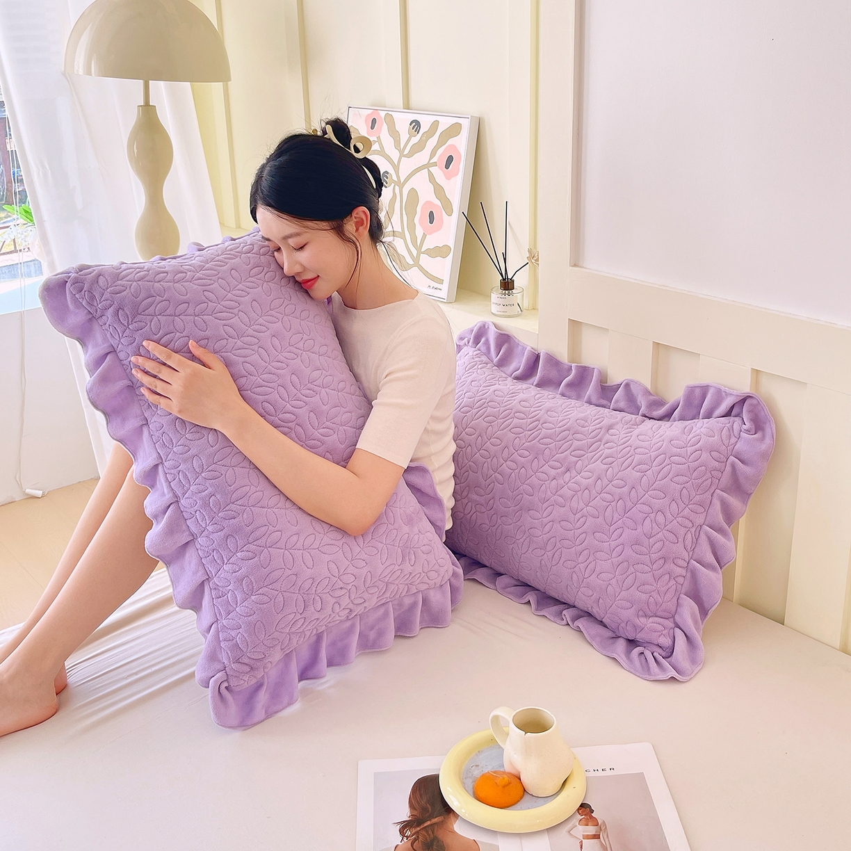 91家纺网 家纺一手货源 找家纺 芯宜佳 2025新款加厚牛奶绒夹棉花边短枕套 幸运草-香芋紫