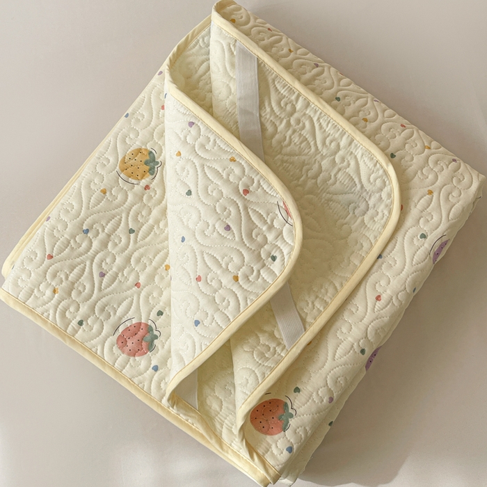 91家纺网 家纺一手货源 找家纺 羽爱家纺 新款舒适可定制全棉防滑床盖软席爱心草莓