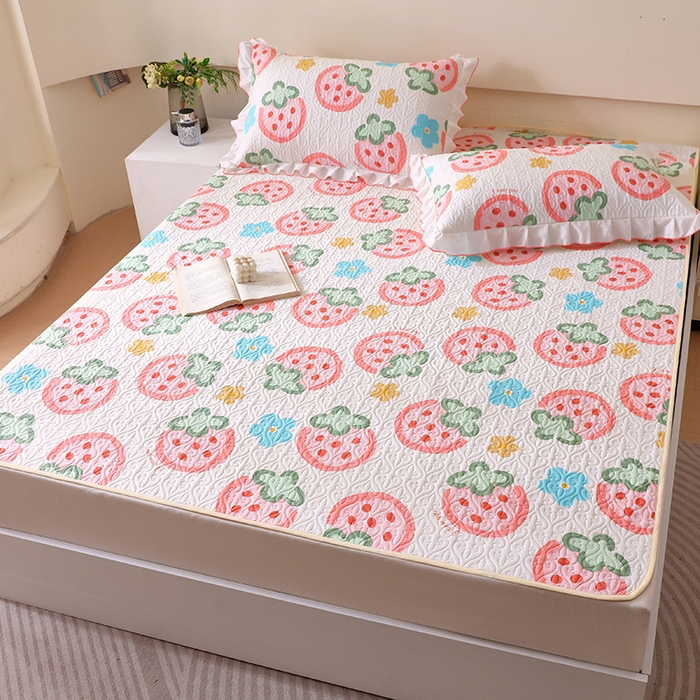 91家纺网 家纺一手货源 找家纺 羽爱家纺 2025新款舒适可定制全棉防滑床盖软席草莓心情