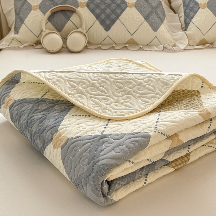 91家纺网 家纺一手货源 找家纺 羽爱家纺 2025新款舒适可定制全棉防滑床盖软席格韵