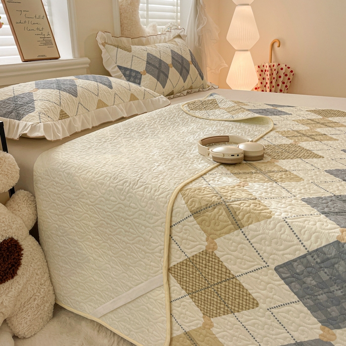 91家纺网 家纺一手货源 找家纺 羽爱家纺 2025新款舒适可定制全棉防滑床盖软席格韵