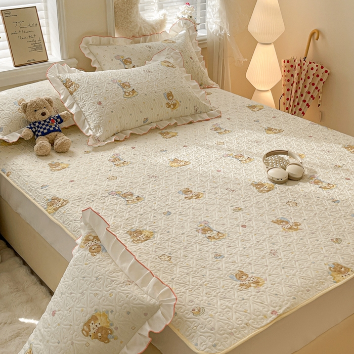 91家纺网 家纺一手货源 找家纺 羽爱家纺 2025新款舒适可定制全棉防滑床盖软席快乐熊