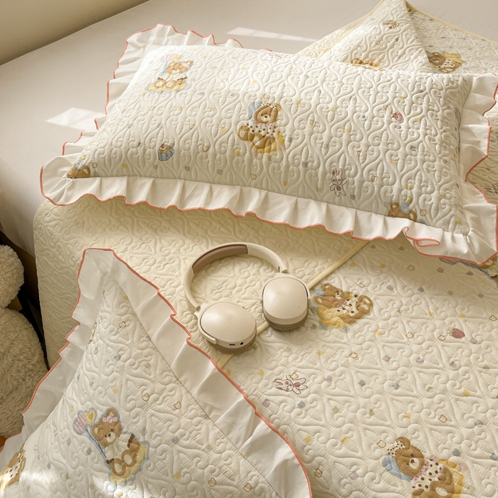 91家纺网 家纺一手货源 找家纺 羽爱家纺 2025新款舒适可定制全棉防滑床盖软席快乐熊