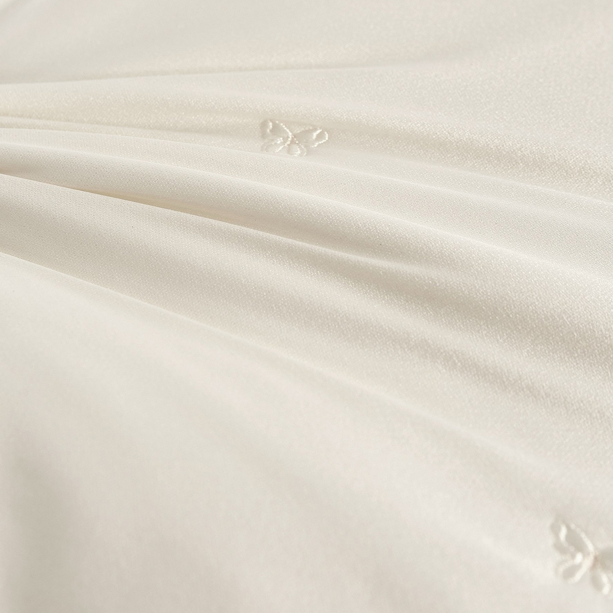 91家纺网 家纺一手货源 找家纺 （总）玖玖爱家纺 2025新款金蚕臻丝柔糯枕枕头枕芯