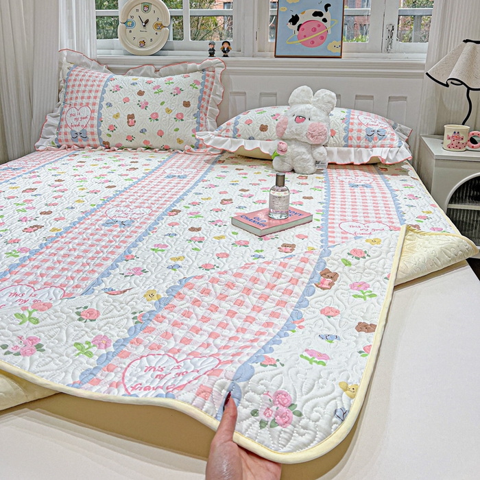 91家纺网 家纺一手货源 找家纺 羽爱家纺 2025新款舒适可定制全棉防滑床盖软席情话微甜