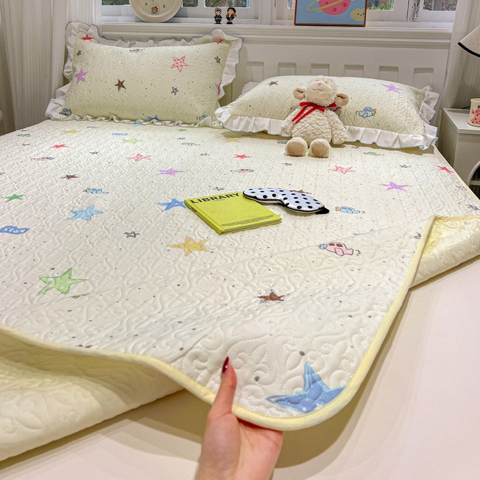 91家纺网 家纺一手货源 找家纺 羽爱家纺 2025新款舒适可定制全棉防滑床盖软席天使之星