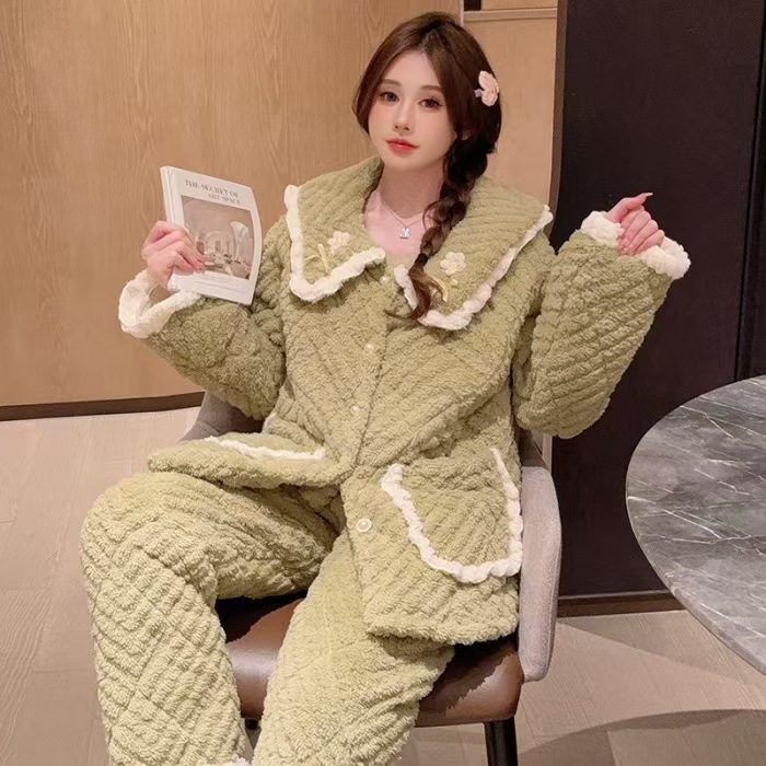 91家纺网 家纺一手货源 找家纺 （总）洛兰沙家居馆 2025秋冬新款睡衣女珊瑚绒三层夹棉卡通可爱加厚加绒保暖家居服套装 