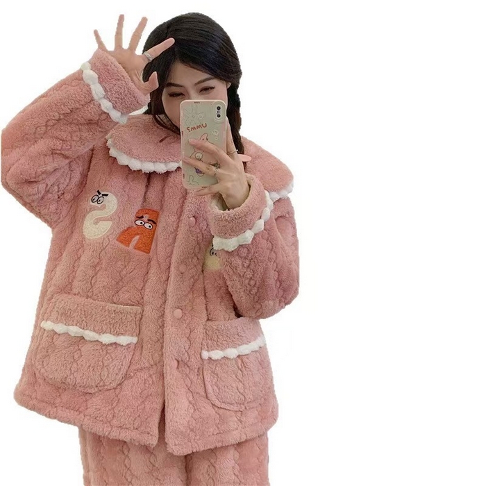 91家纺网 家纺一手货源 找家纺 （总）洛兰沙家居馆 2025秋冬新款睡衣女珊瑚绒三层夹棉卡通可爱加厚加绒保暖家居服套装 