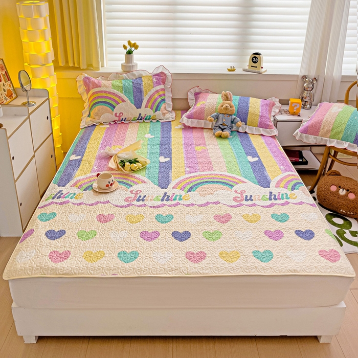 91家纺网 家纺一手货源 找家纺 羽爱家纺 2025新款舒适可定制全棉防滑床盖软席小彩虹