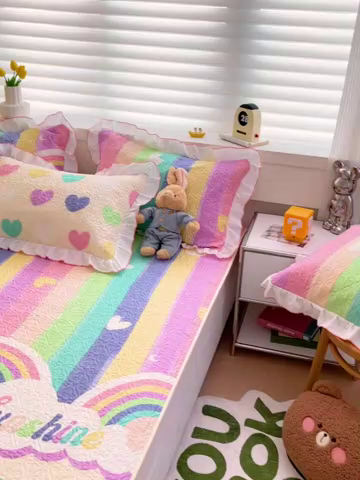 91家纺网 家纺一手货源 找家纺 羽爱家纺 2025新款舒适可定制全棉防滑床盖软席小彩虹