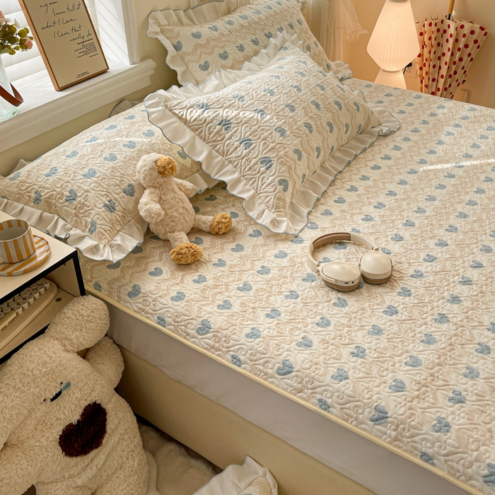 91家纺网 家纺一手货源 找家纺 羽爱家纺 2025新款舒适可定制全棉防滑床盖软席心动旋律