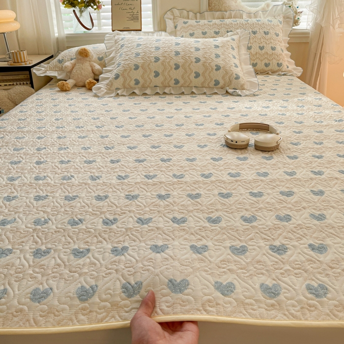 91家纺网 家纺一手货源 找家纺 羽爱家纺 2025新款舒适可定制全棉防滑床盖软席心动旋律