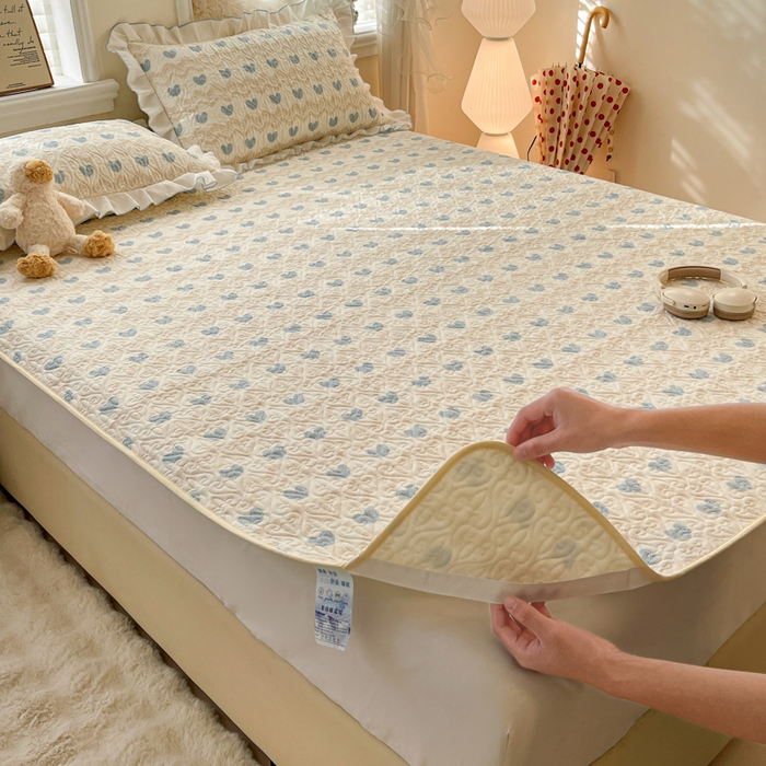 91家纺网 家纺一手货源 找家纺 羽爱家纺 2025新款舒适可定制全棉防滑床盖软席心动旋律