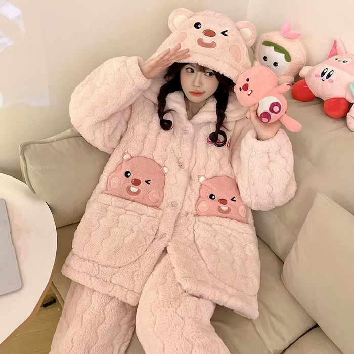 91家纺网 家纺一手货源 找家纺 （总）洛兰沙家居馆 2025秋冬新款睡衣女珊瑚绒三层夹棉卡通可爱加厚加绒保暖家居服套装 