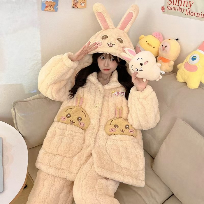 91家纺网 家纺一手货源 找家纺 （总）洛兰沙家居馆 2025秋冬新款睡衣女珊瑚绒三层夹棉卡通可爱加厚加绒保暖家居服套装 