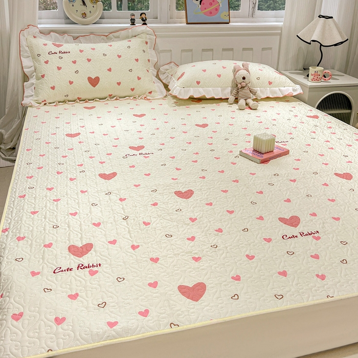 91家纺网 家纺一手货源 找家纺 羽爱家纺 2025新款舒适可定制全棉防滑床盖软席心心相恋