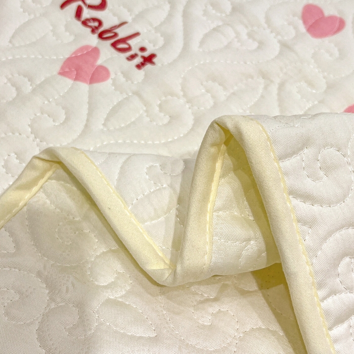 91家纺网 家纺一手货源 找家纺 羽爱家纺 2025新款舒适可定制全棉防滑床盖软席心心相恋