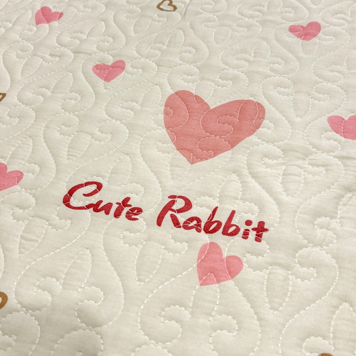 91家纺网 家纺一手货源 找家纺 羽爱家纺 2025新款舒适可定制全棉防滑床盖软席心心相恋